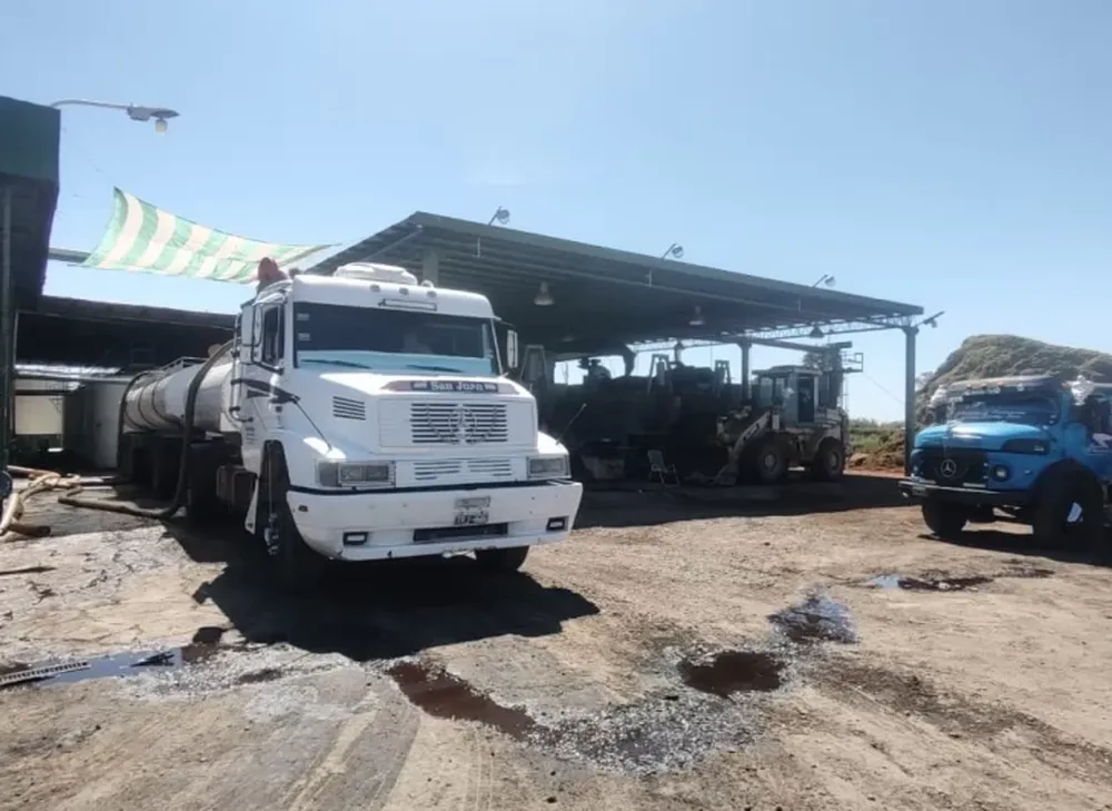 Un hombre sufrió graves fracturas tras caer de una gran altura en una bodega