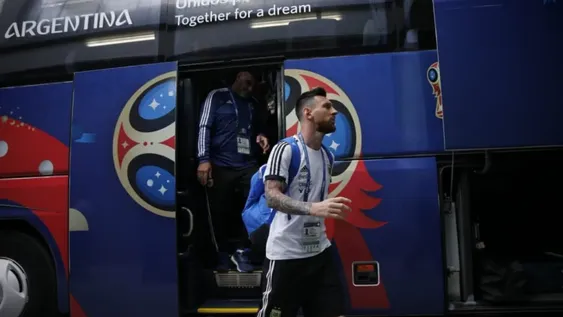 [VIDEO] Messi y la Selección ya están en el estadio de Kazán