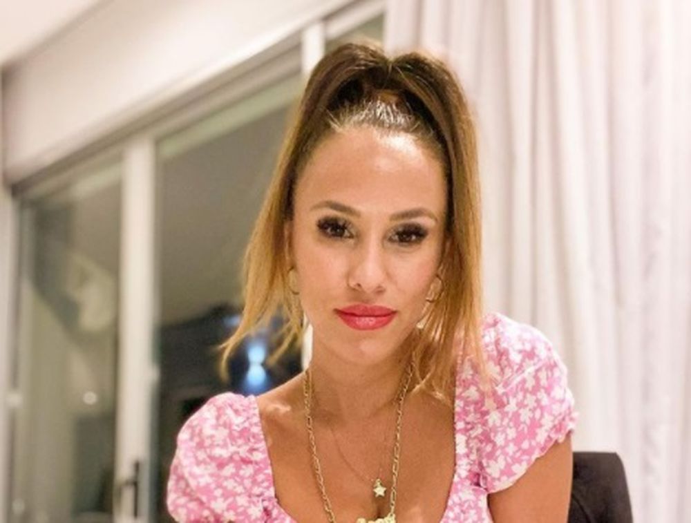 Barby Silenzi le beboteó al verano
