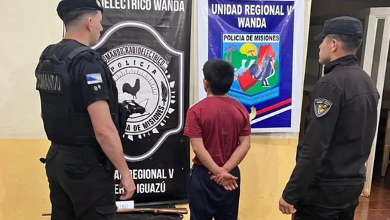Pastorcito golpeador: atacó a una mujer, huyó y cayó con un arma