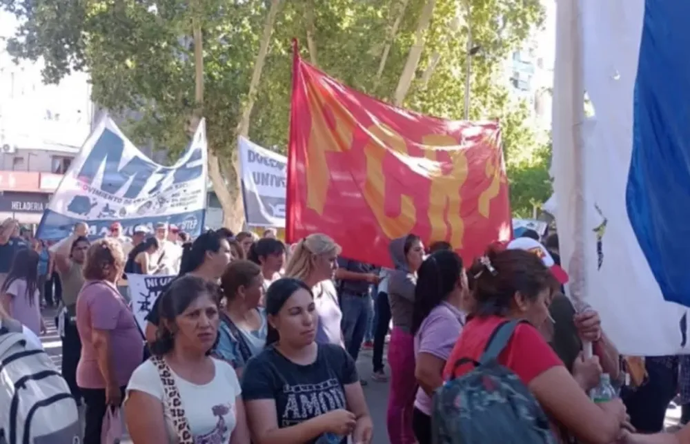 Comunistas y feministas sanjuaninas se movilizan en contra de la caída de Maduro