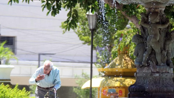 la provincia se ubico entre las mas calurosas del pais y aun rige el alerta