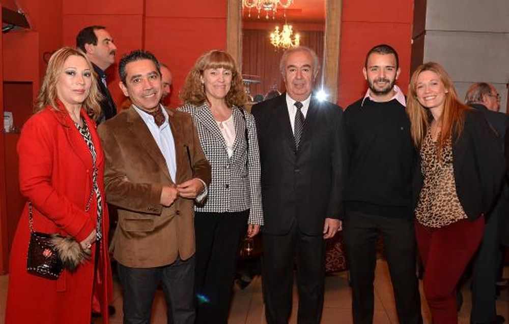 Cena  por  aniversario  de  ADE