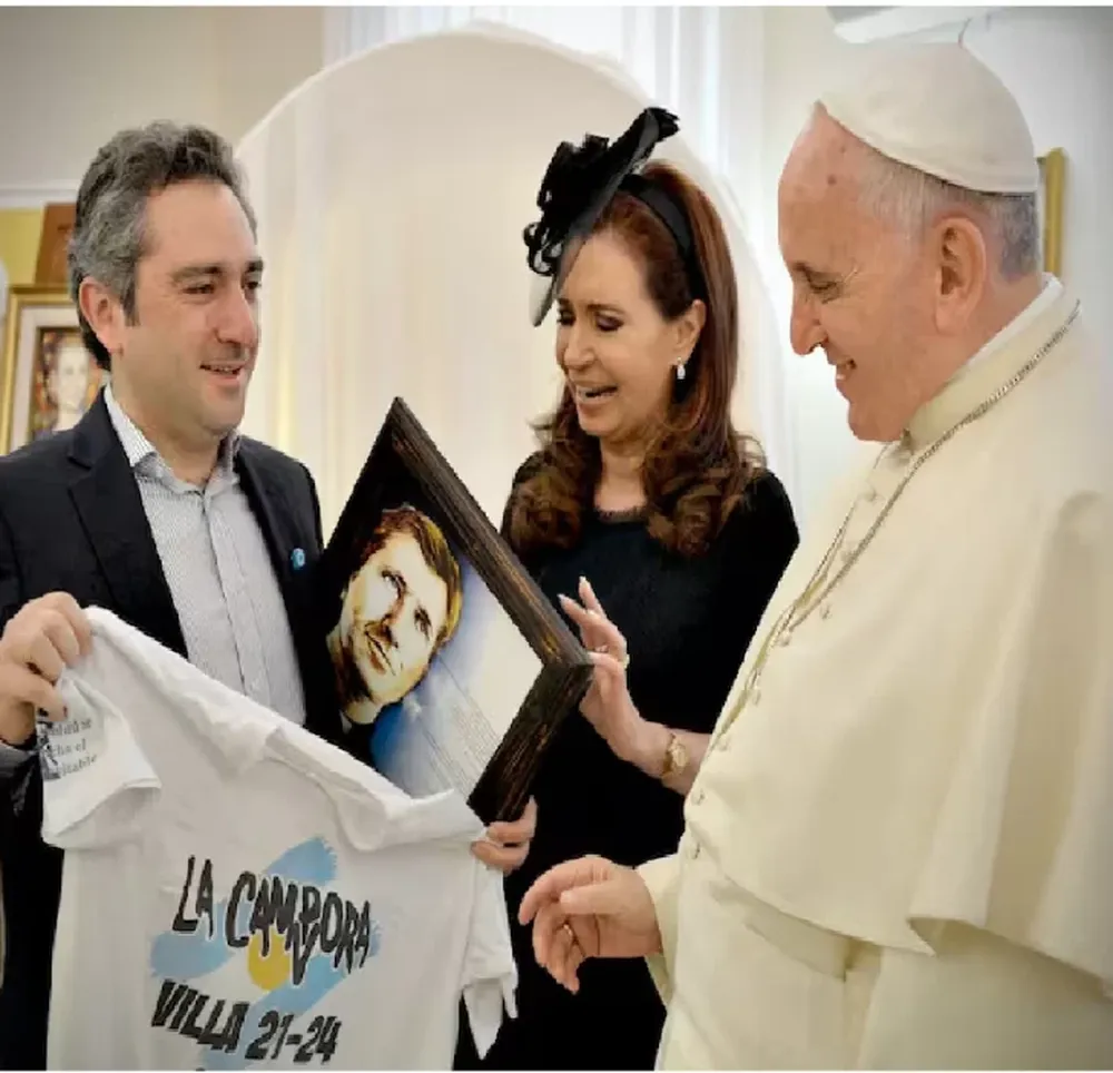 PRIVILEGIO. Pese a los desaires K, el Papa recibió varias veces en Roma a CFK.