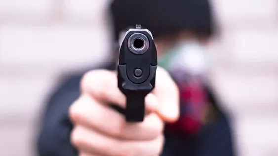 Siete años de prisión para el ladrón que asaltó una carnicería y hasta le gatilló al dueño