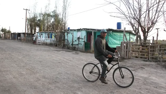 En un operativo limpian terrenos de un asentamiento, vendidos ilegalmente