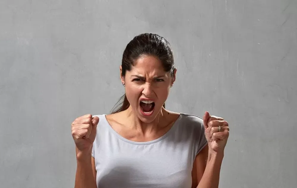 ¿Por qué hay gente que se ofende por todo? Las claves para desactivar el enojo y recuperar el control