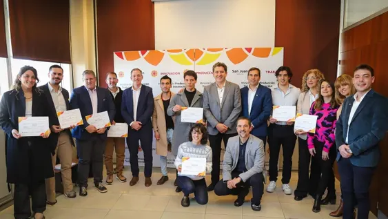 ADEMÁS DE LOS FONDOSs, recibirán capacitación e incubación para escalar sus ideas.