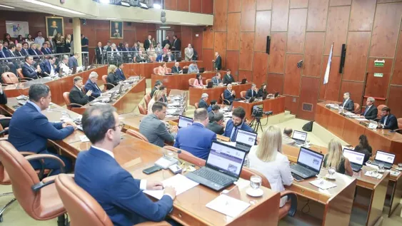 La composición de la Cámara y los concejos asoma con fuerzas divididas