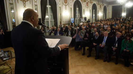 Manzur: “Tenemos niveles de inflación y de pobreza inaceptables”