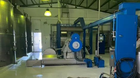 MODELO. La fabricación de aceite en San Juan incorporó en los últimos años tecnología y buenas prácticas, que compartirán con otros industriales.