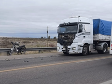 Caucete: un motociclista murió tras ser atropellado por un camión en la Ruta 20