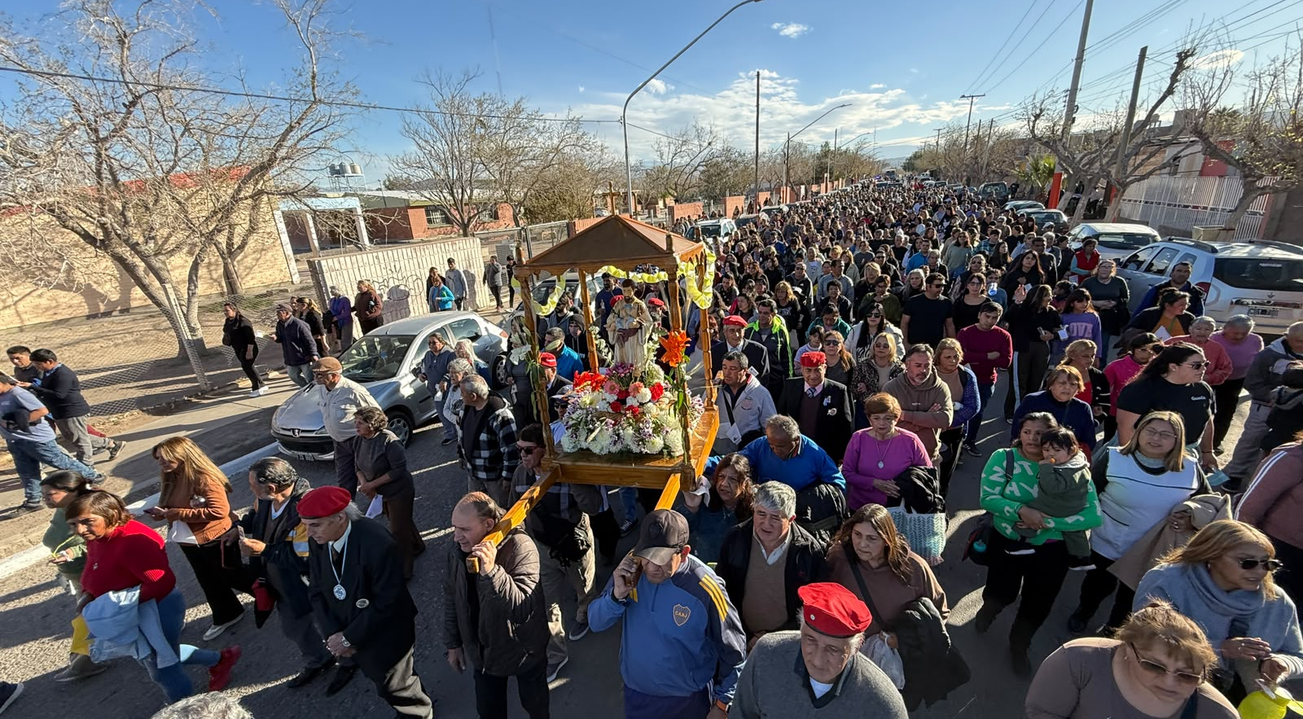 [Galería de fotos] Las imágenes de la procesión de los devotos a San Cayetano en su día