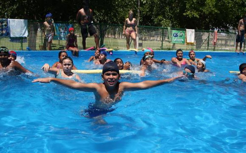 Los reyes de la pileta