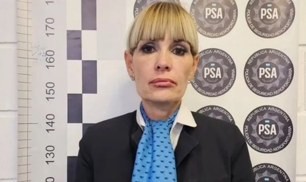 Quién es la azafata de Aerolíneas Argentinas acusada de realizar una amenaza de bomba en un vuelo a Miami