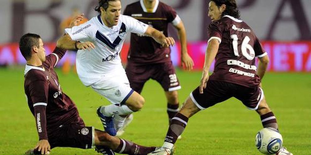 Vélez cayó en el Sur