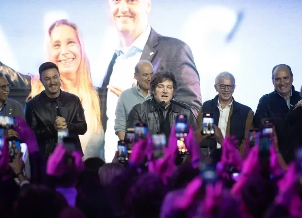 Milei festejó el triunfo en CABA: “Se pintó de violeta el bastión amarillo y ahora tenemos que pintar el país”