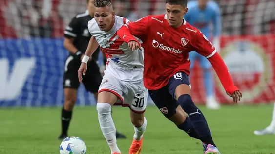 EQUILIBRADO fue el trámite del partido. La diferencia estuvo en el oportunismo y eficacia del equipo local. El Rojo mereció mejor suerte, pero le faltó aire y se quedó sin nada.