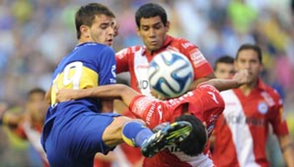 Argentinos Juniors amargó a Boca sobre el final