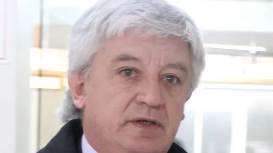 Apresan a un jefe policial de la Federal por tenencia y tráfico de pornografía infantil