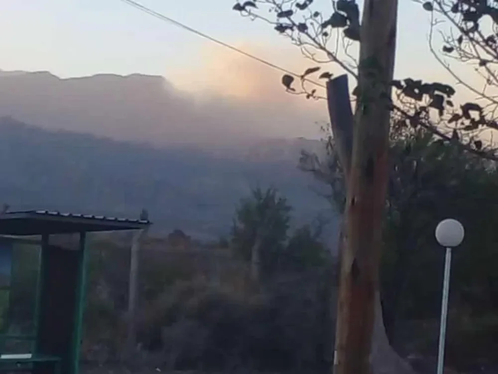 Las llamas del incendio de los cerros de Zonda y Ullum pueden observarse en departamentos del Gran San Juan