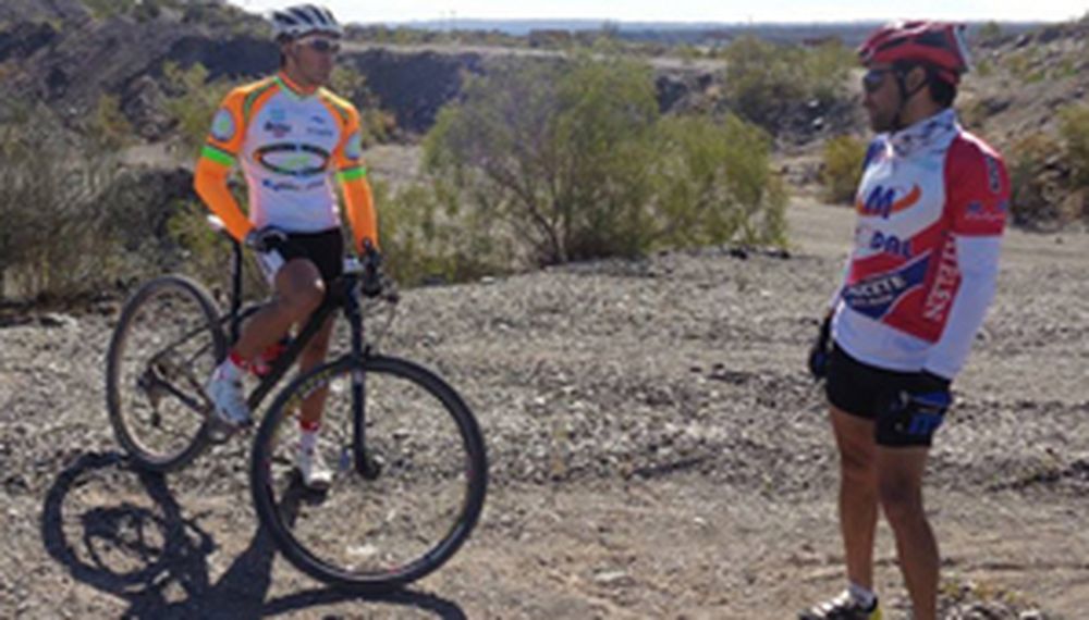 Mientras entrenaba, motochorros asaltaron a un competidor de MTB y le robaron una bici de $75.000