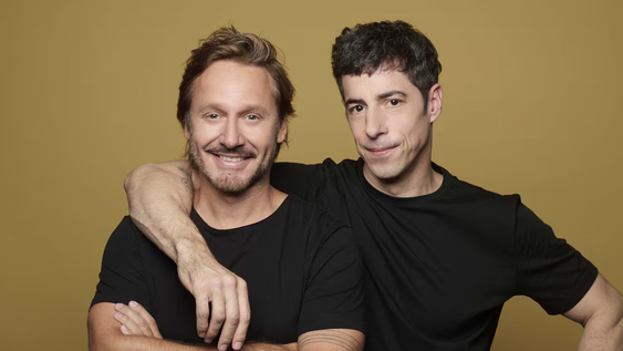 Producida por Adrián Suar, la pieza teatral habla de un amor prohibido en los años 60.&nbsp;