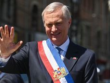 José Antonio Kast ya firmó un paquete de decretos para blindar la frontera. José Antonio Kast ya firmó un paquete de decretos para blindar la frontera.
