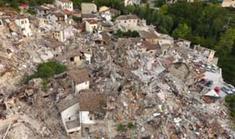 El gobierno italiano declara la emergencia por el terremoto que causó al menos 250 muertos
