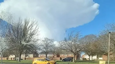 Una extraña nube con forma de hongo provocó temor en Reino Unido