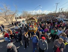 Cientos de fieles participaron de la procesión en honor a San Cayetano en Chimbas.