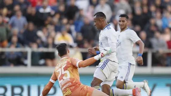 Dos goles de Villa le dieron la primera victoria del torneo a Boca