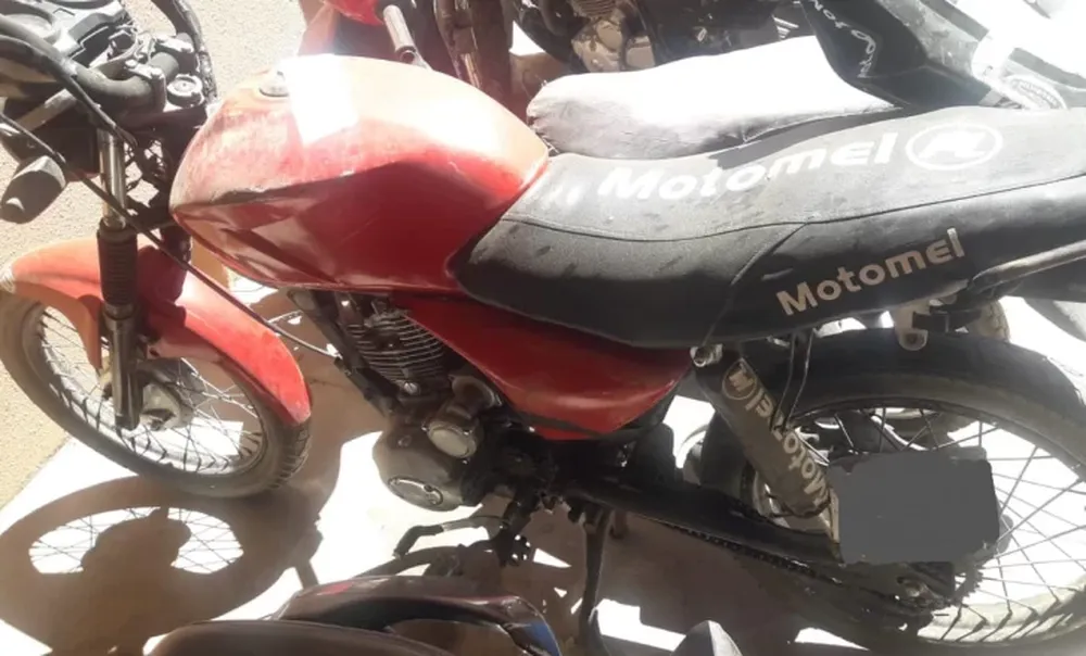 En moto y sin casco, se estrelló con un alambrado y falleció 9 días después