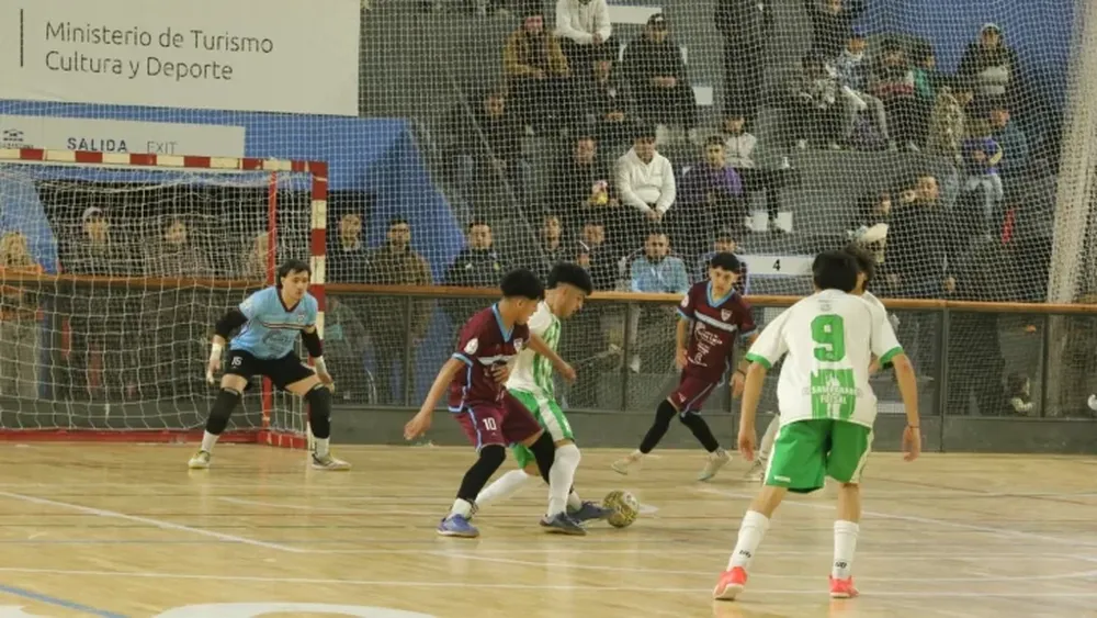Definiciones. El futsal de San Juan comenzará la serie final esta noche en el Cantoni con Barrios de Pie como gran protagonista.
