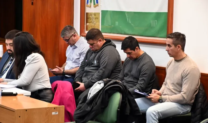 Cuatro policías fueron condenados a prisión por la muerte de un oficial ingresante