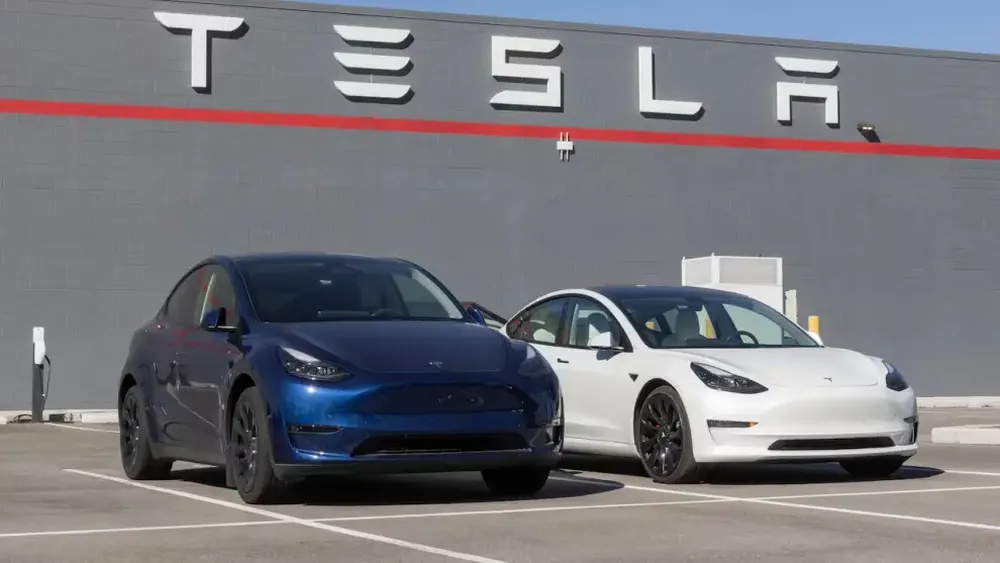 TESLA busca personal en difrentes áreas.&nbsp;