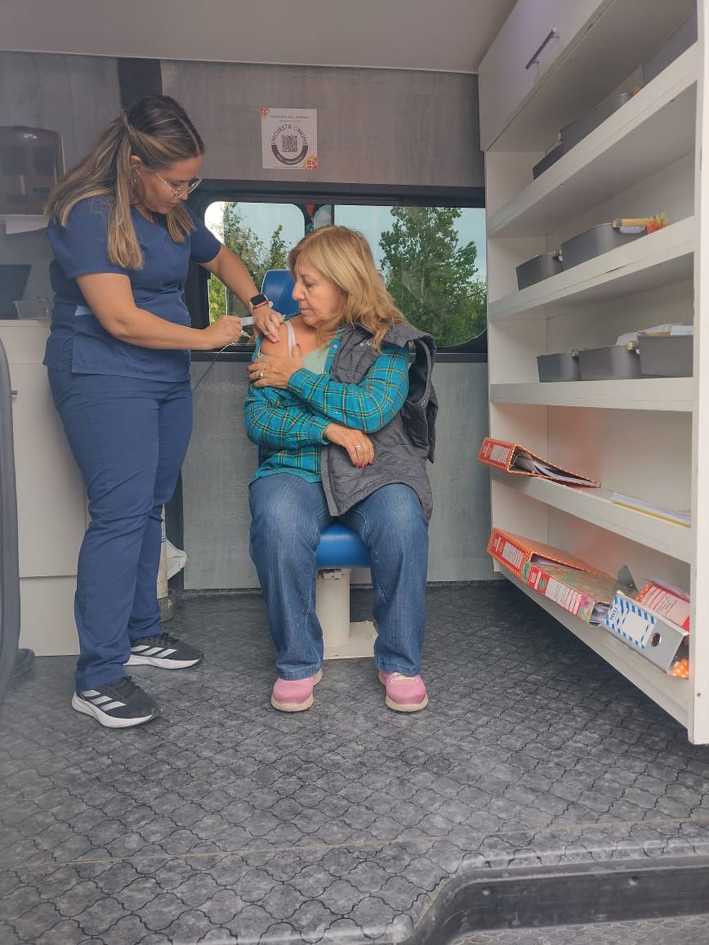 Para el operativo de vacunación y testeo que realizaron los ministerios de Salud y Familia, se utilizó el Vacunatorio Movil.