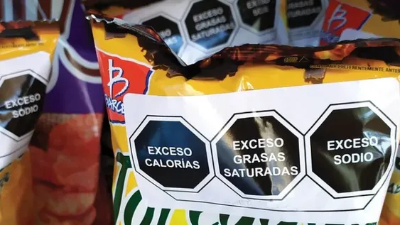 El Gobierno reglamentó la ley de etiquetado frontal