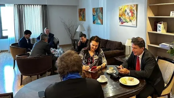 YPF y los medios públicos en la mira privatizadora de Milei