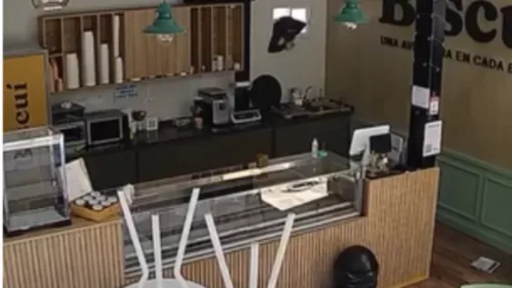 El hombre, in fraganti.