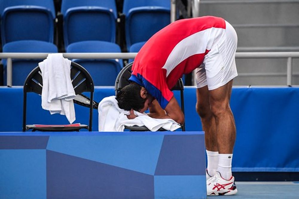 Djokovic perdió en singles y también renunció al dobles mixto