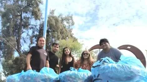 Diario de Cuyo | Alumnos de la Escuela Secundaria Florencia  Nightingale juntaron 150 kilos de tapitas.