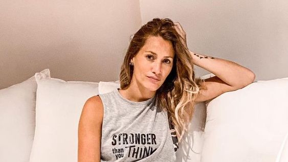 Mica Viciconte con un vestido transparente dejó a la vista el culotte