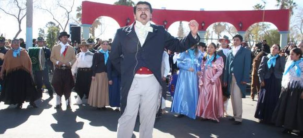 Un desfile bien rawsino que no se perdió ni Laprida
