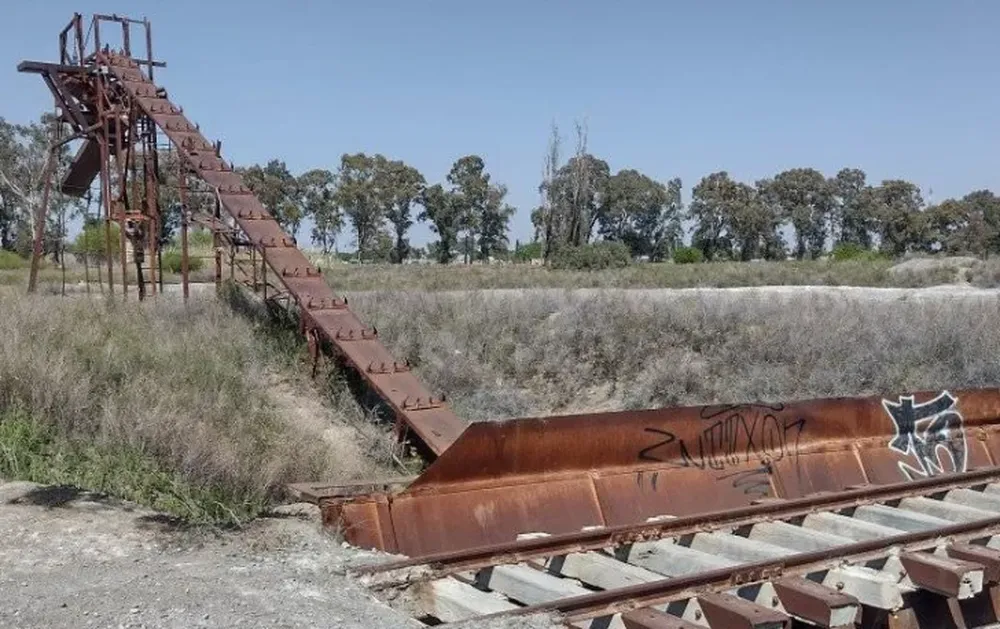 ESPACIO. El predio donde hoy está la vieja estación esta al lado de lo que será el Parque Industrial de Angaco. Son más de 21 hectáreas en total.