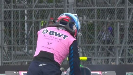 GOLPEADO. Colapinto arriesgó en el final y terminó fuera de pista. Hoy partirá desde la última posición en la grilla de Silverstone.