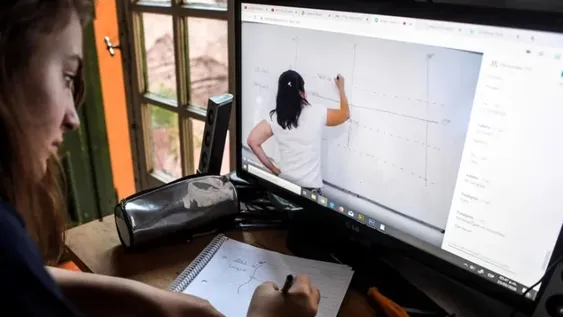 La Justicia suspendió el DNU que declaró servicio público a las telecomunicaciones