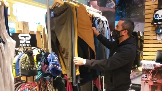 Un sábado tibio en el comercio sanjuanino y apuntando a mañana para hacer delivery