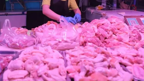 China dice que encontró Covid-19 en alitas de pollo importadas de Brasil