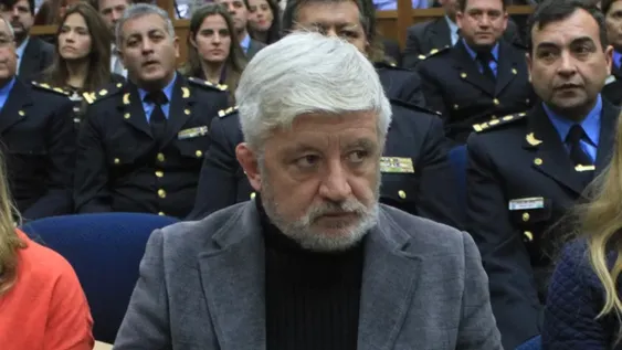 Detuvieron por algunas horas a una infectóloga y al coordinador de los vuelos sanitarios